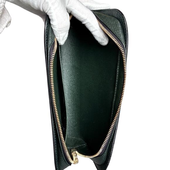 Authenticated‎ Louis Vuitton Taiga Baikal Clutch Bag Epicea / Green. Code… - Picture 13 of 16